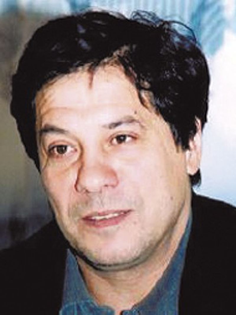 Mostefa Djadjam - Foto 1