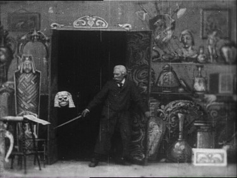 Foto 1 de The Haunted Curiosity Shop