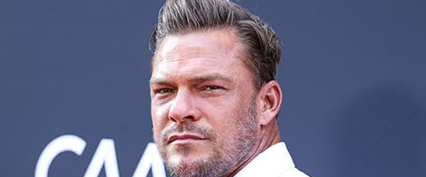 Alan Ritchson sai na mão com vizinho e caso vai parar na polícia