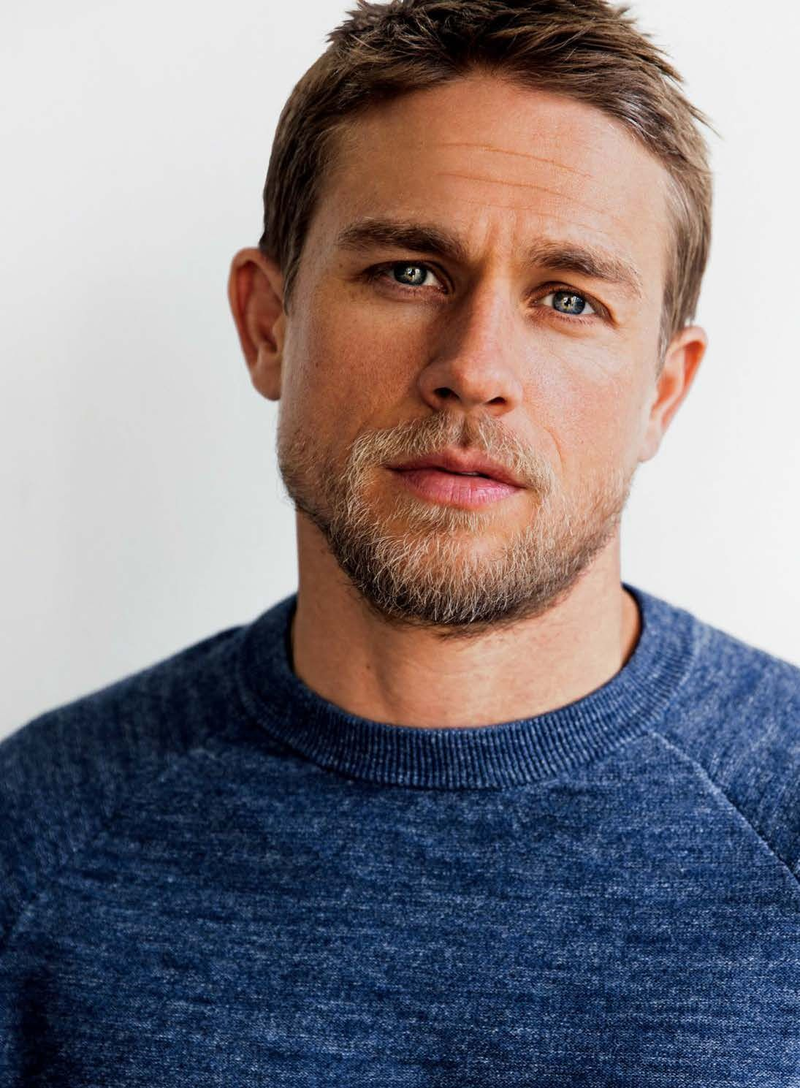 Charlie Hunnam - Foto 17