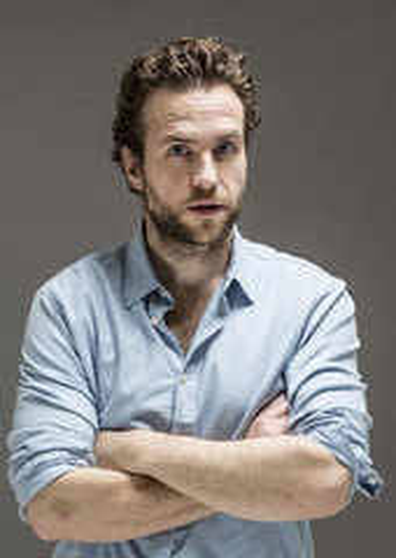 Rafe Spall - Foto 4
