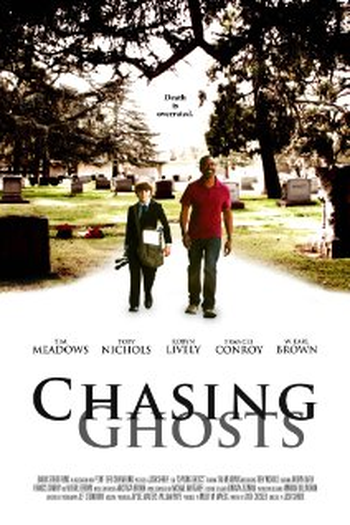  de Filme Chasing Ghosts (2014)