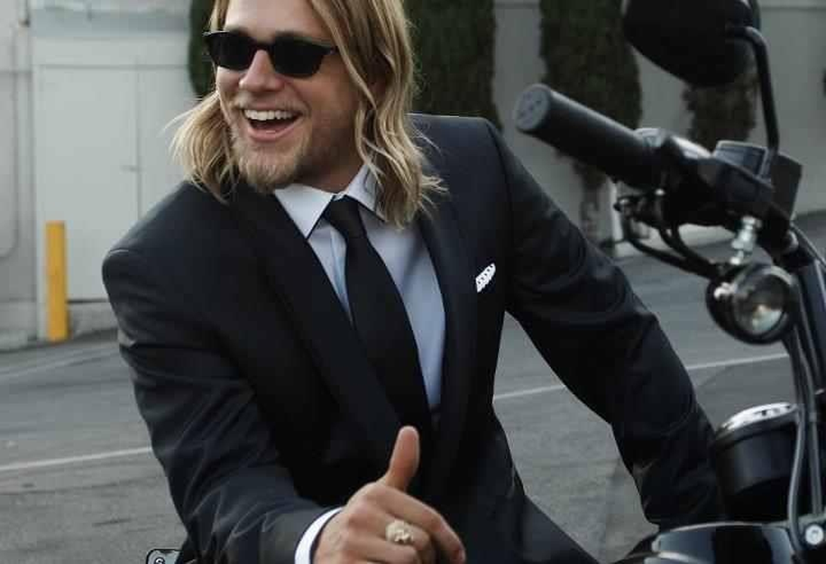 Charlie Hunnam - Foto 10