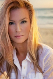 Hope Tyler - Poster / Capa / Cartaz - Oficial 1