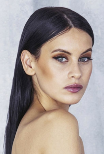 Milena Smit - Poster 2