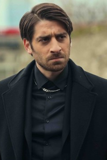 Poster de Episódio 17. Bölüm (2022)