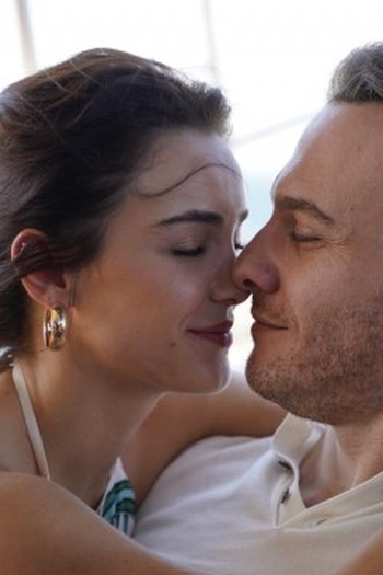 Poster de Episódio 8. Bölüm (2023)