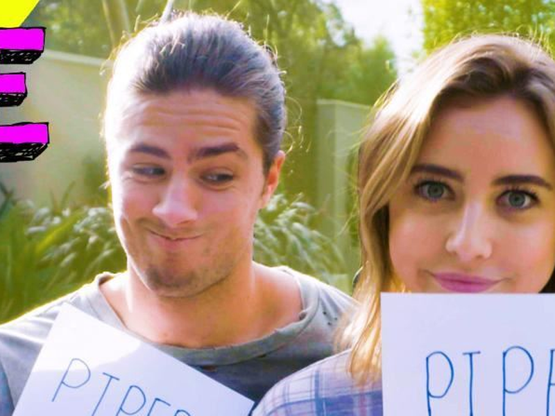 Foto 1 de Neighbours: Pipe Up