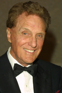 Robert Stack (I) - Poster / Capa / Cartaz - Oficial 2