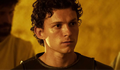 Tom Holland surpreende ao dizer que alguns de seus filmes "são uma porcaria"