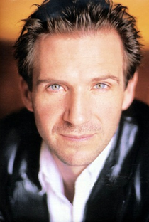 Ralph Fiennes - Poster / Capa / Cartaz - Oficial 1