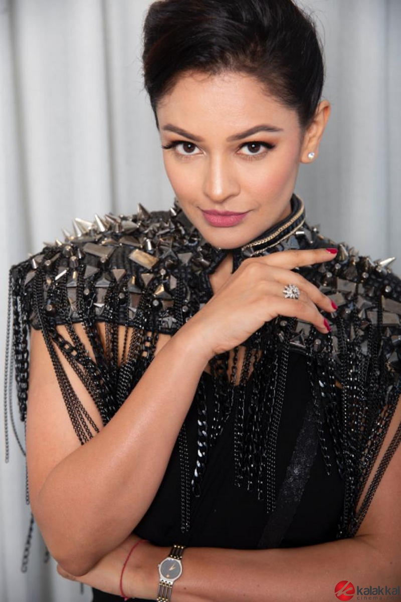 Pooja Kumar - Foto 1