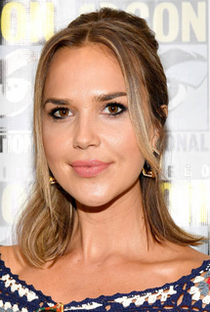 Arielle Kebbel - Poster 4