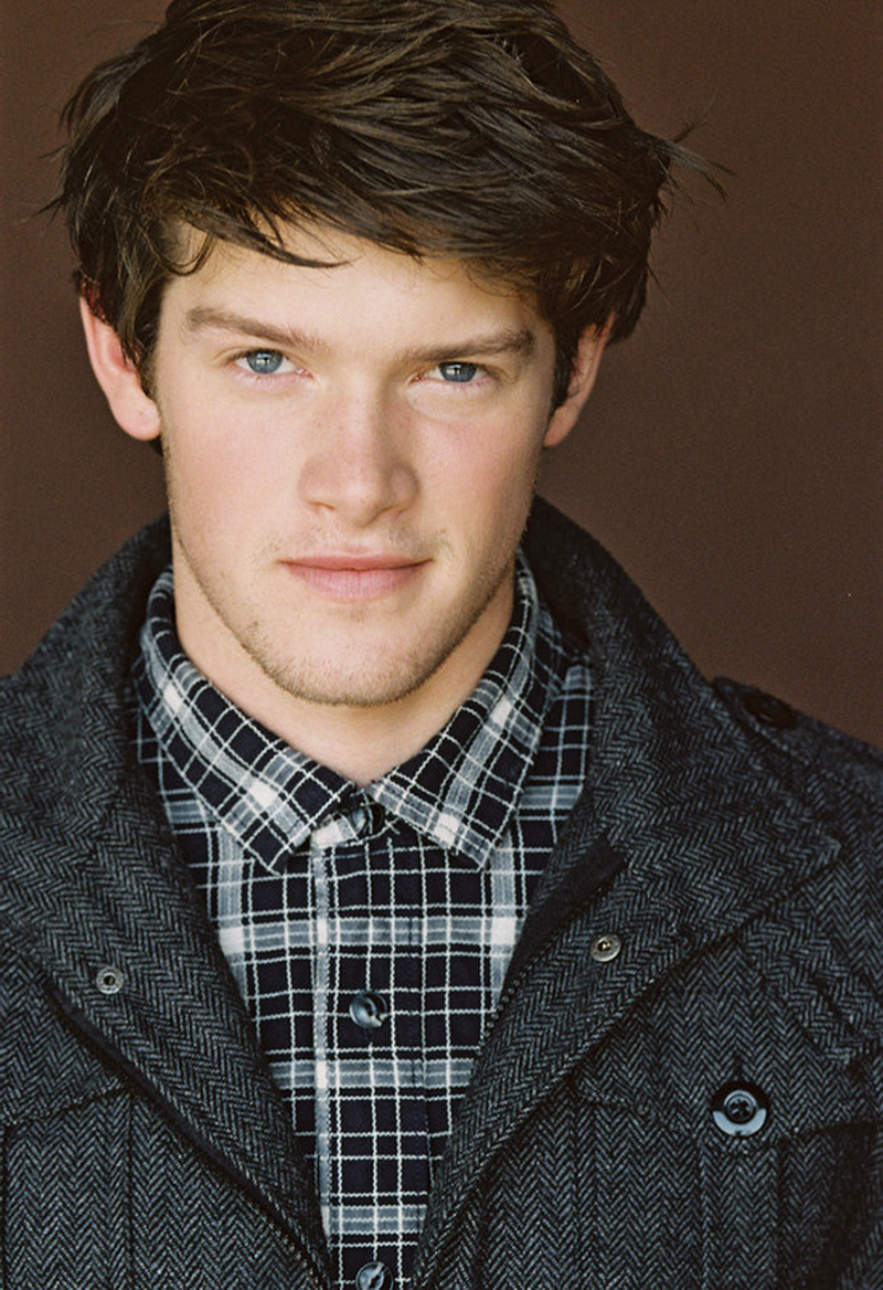 Alex MacNicoll - Foto 1