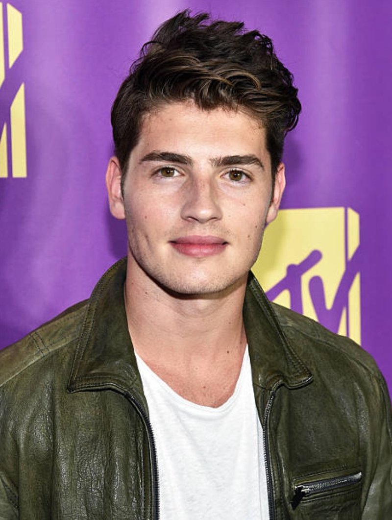 Gregg Sulkin - Foto 16
