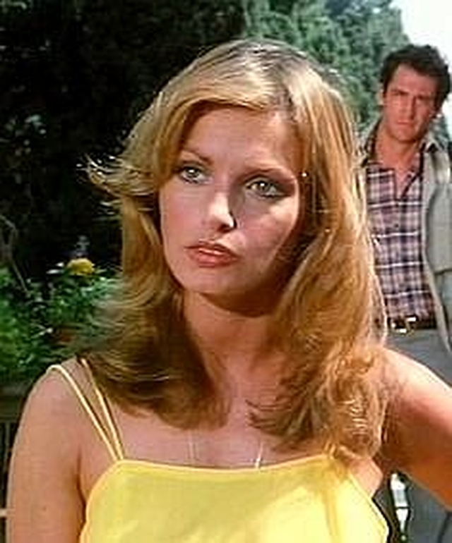 Fotos | Adrienne Larussa | Artista | Filmow