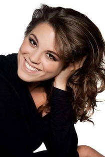 Éva Bata - Poster 1