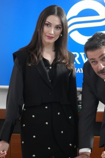 Poster de Episódio 19. Bölüm (2024)