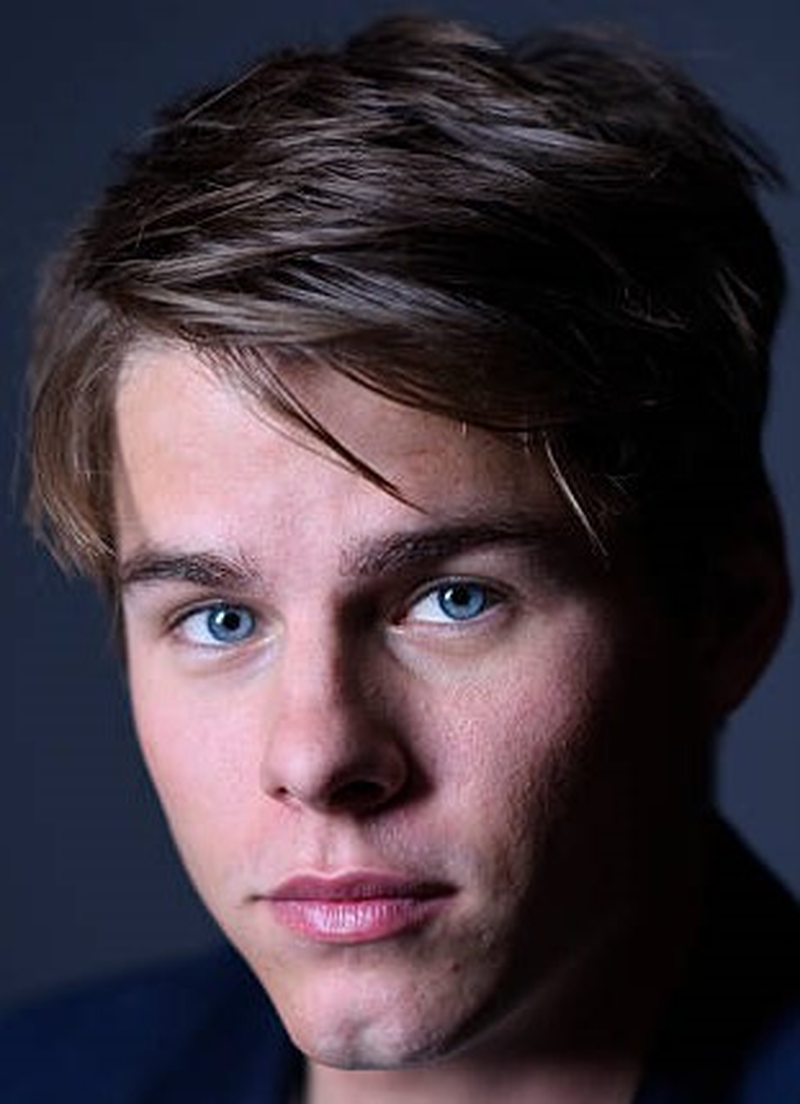 Jake Manley - Foto 1