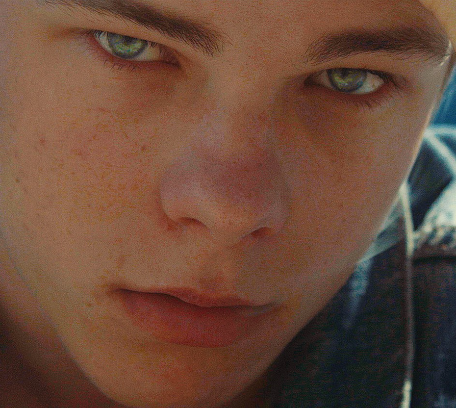 Nicholas Hamilton - Foto 1