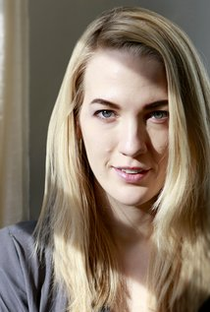 Emily Carmichael - Poster / Capa / Cartaz - Oficial 1