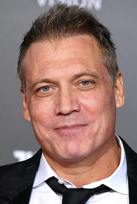 Holt McCallany