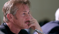 Sean Penn revela por que evita premiações e diz que nunca tira selfies com fãs