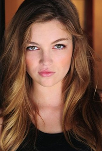 Lili Simmons - Poster / Capa / Cartaz - Oficial 1
