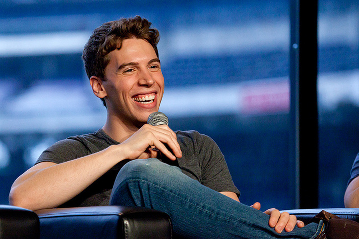 Jordan Gavaris - Foto 1