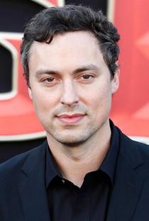 John Francis Daley - Poster 1