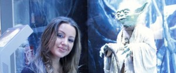 Em Paris, a atriz Cris Lopes visita Star Wars Identities na Hollywood francesa (La Cité Du Cinema)