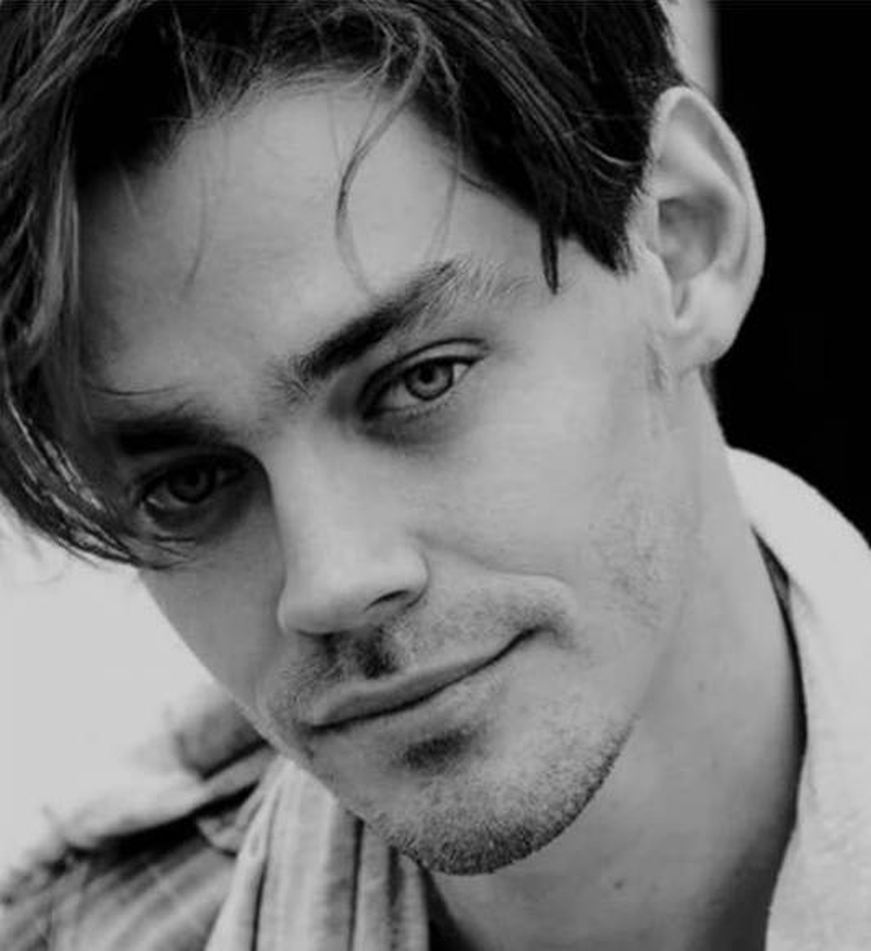 Tom Payne - Foto 1
