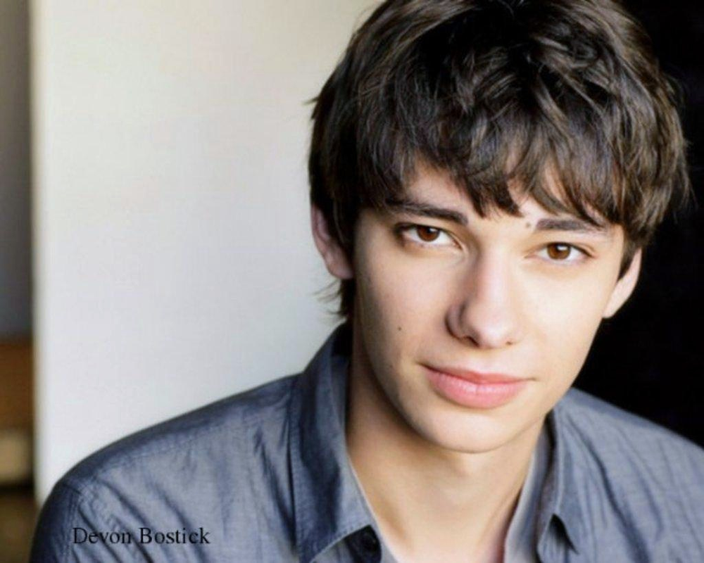 Devon Bostick - Foto 5
