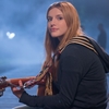 Bella Thorne fica nua para promover sua maquiagem