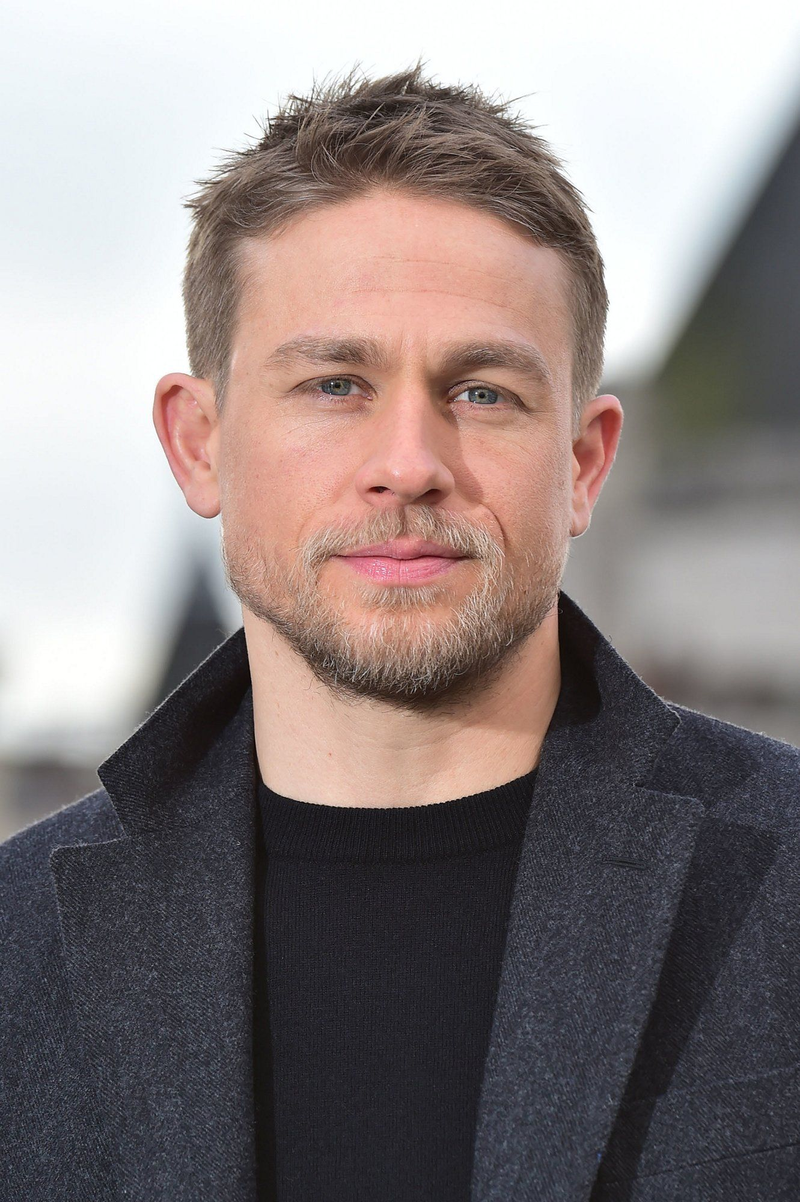 Charlie Hunnam - Foto 19