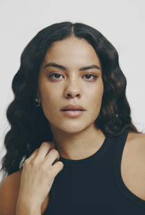 Bella Campos - Poster 1