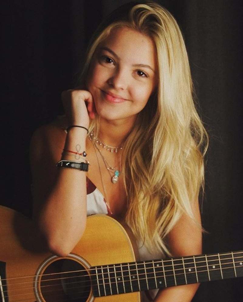 Júlia Gomes - Foto 1