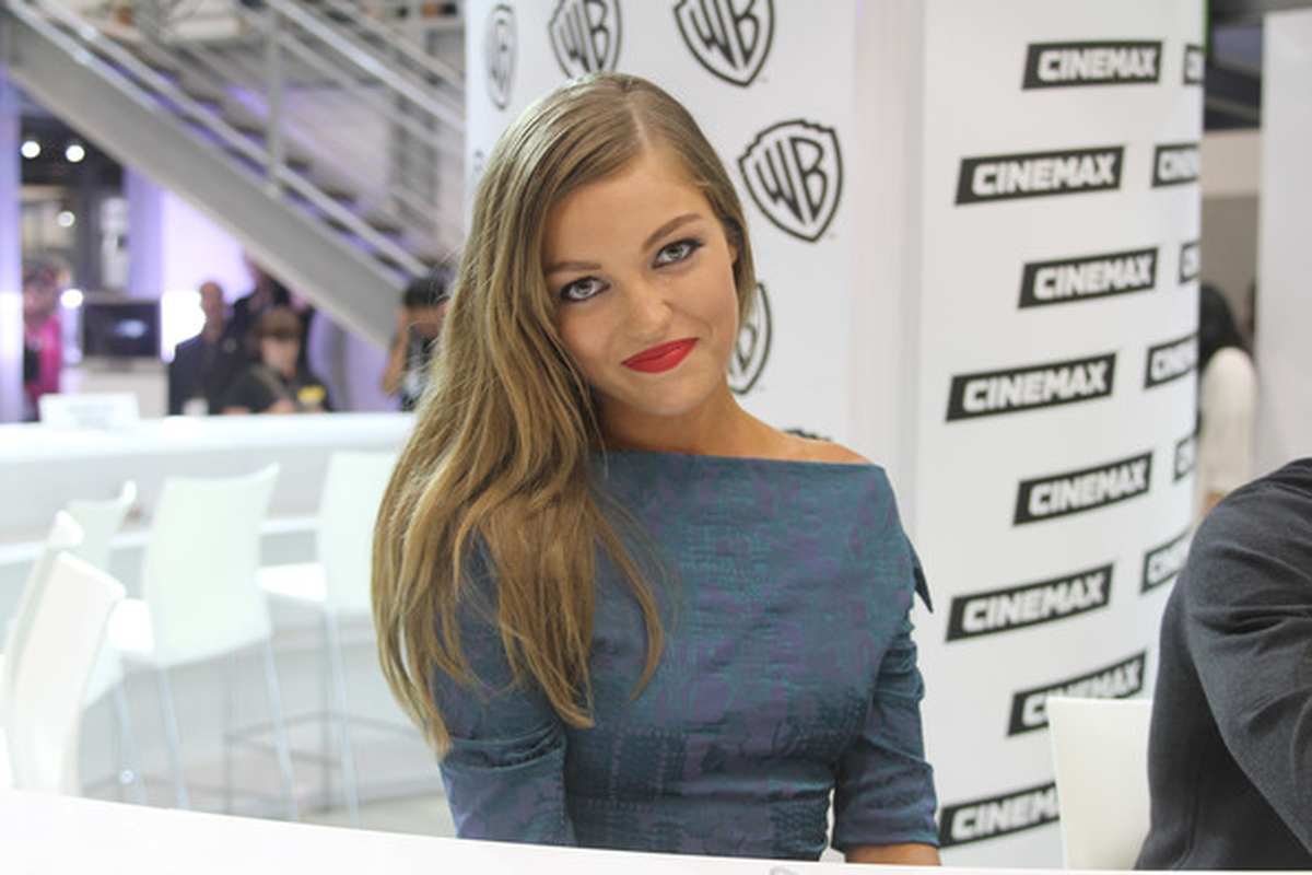 Lili Simmons - Foto 2