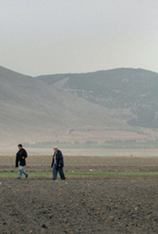 Poster 1 de Filme Um Lindo Vale (2012)