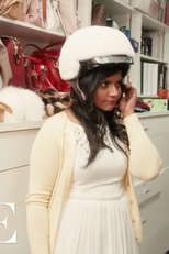 Mindy Kaling visits the Vogue closet for a fitting (Mindy Kaling visits the Vogue closet for a fitting)