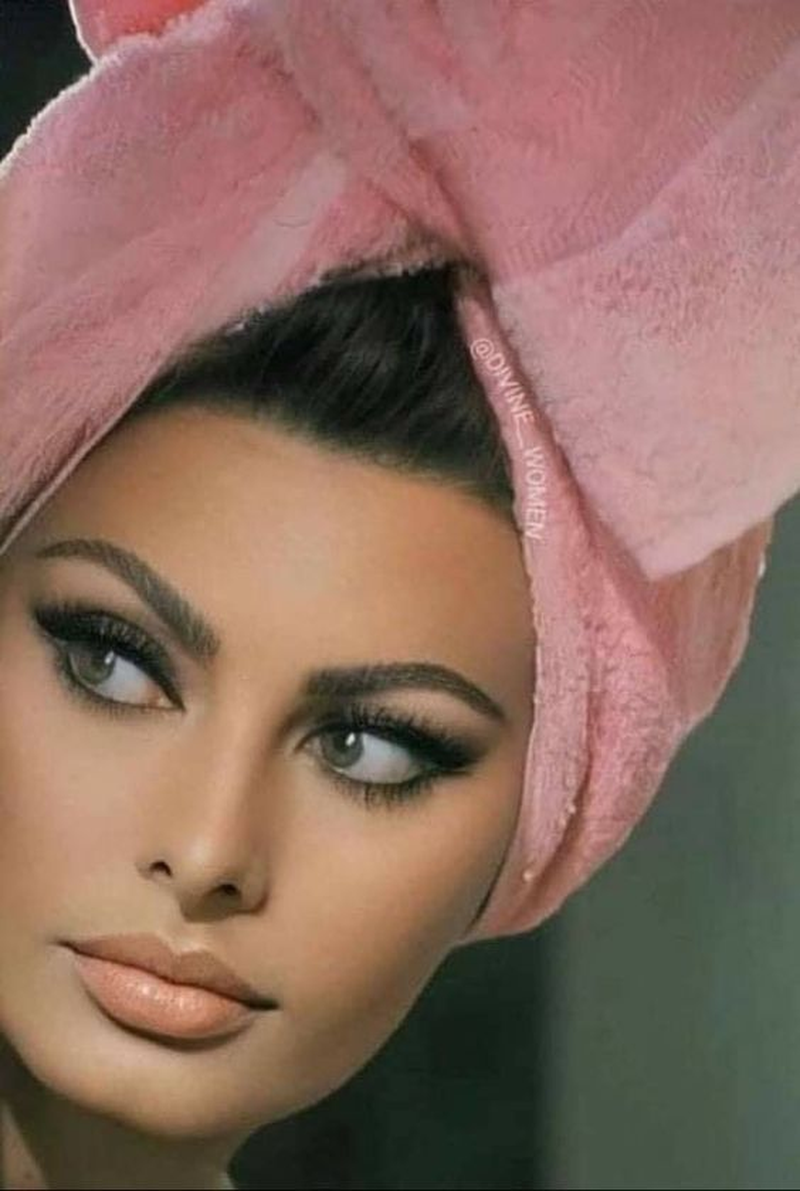 Sophia Loren - Foto 1