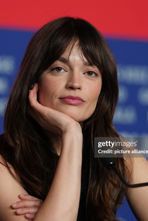 Emma Mackey - Poster 4