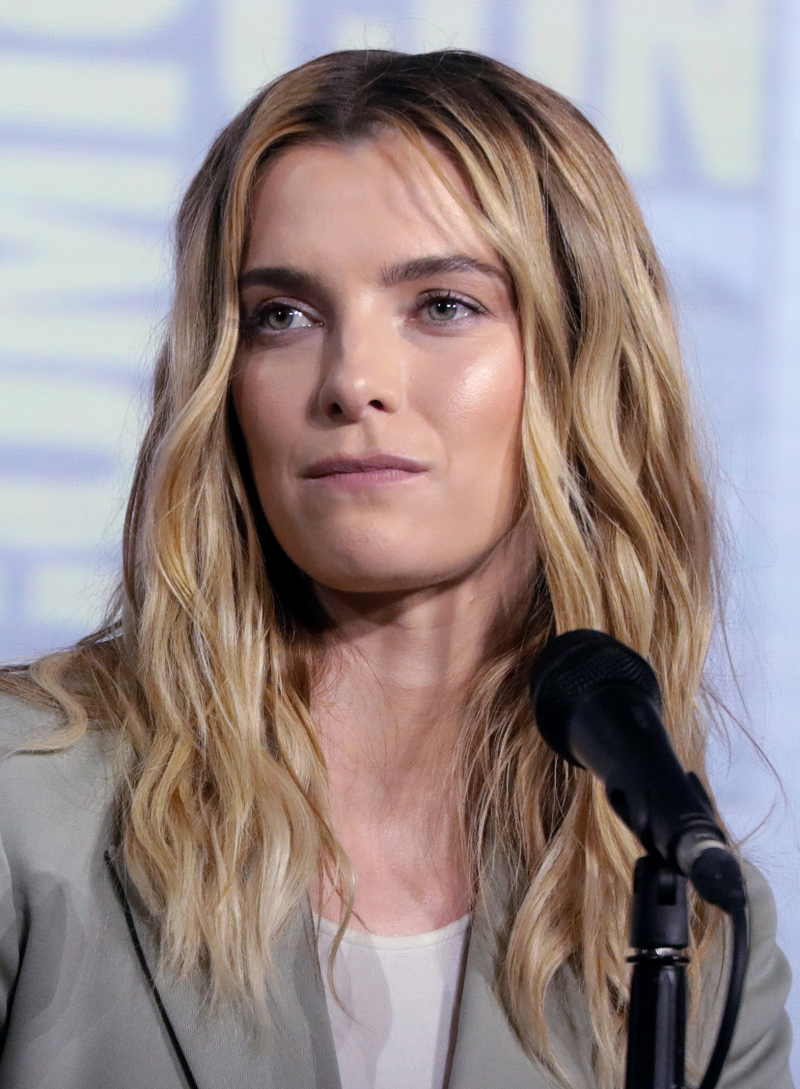 Betty Gilpin - Foto 2