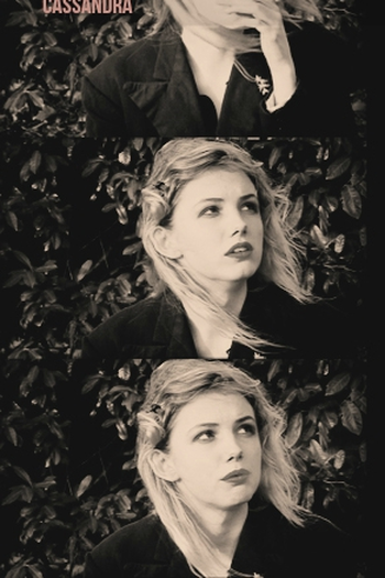  de Curta Skins - Unseen: Cassandra (2008)