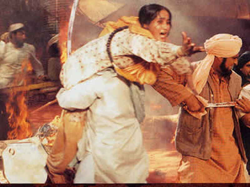 Foto 2 de Pinjar: Beyond Boundaries...