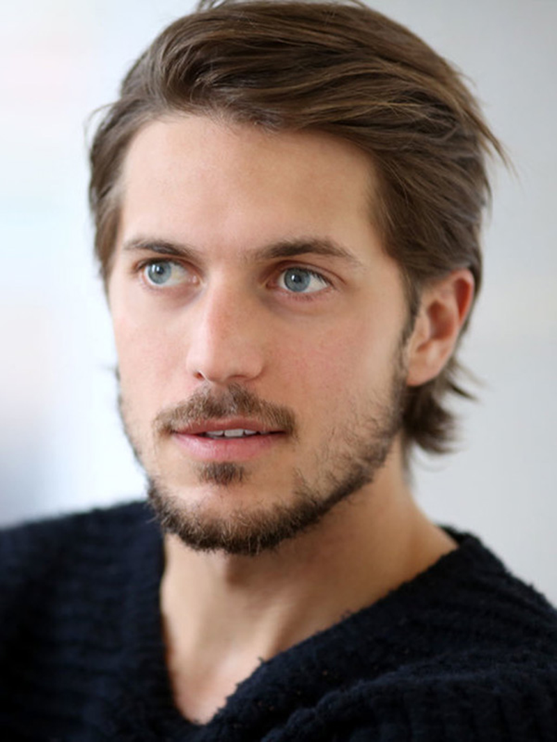 Lucas Bravo - Foto 1