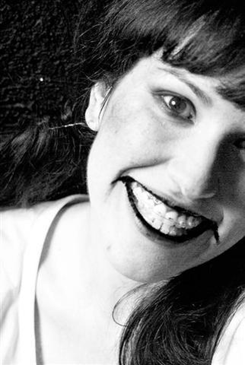 Lucienne Condé Primeira Gota - Foto 1