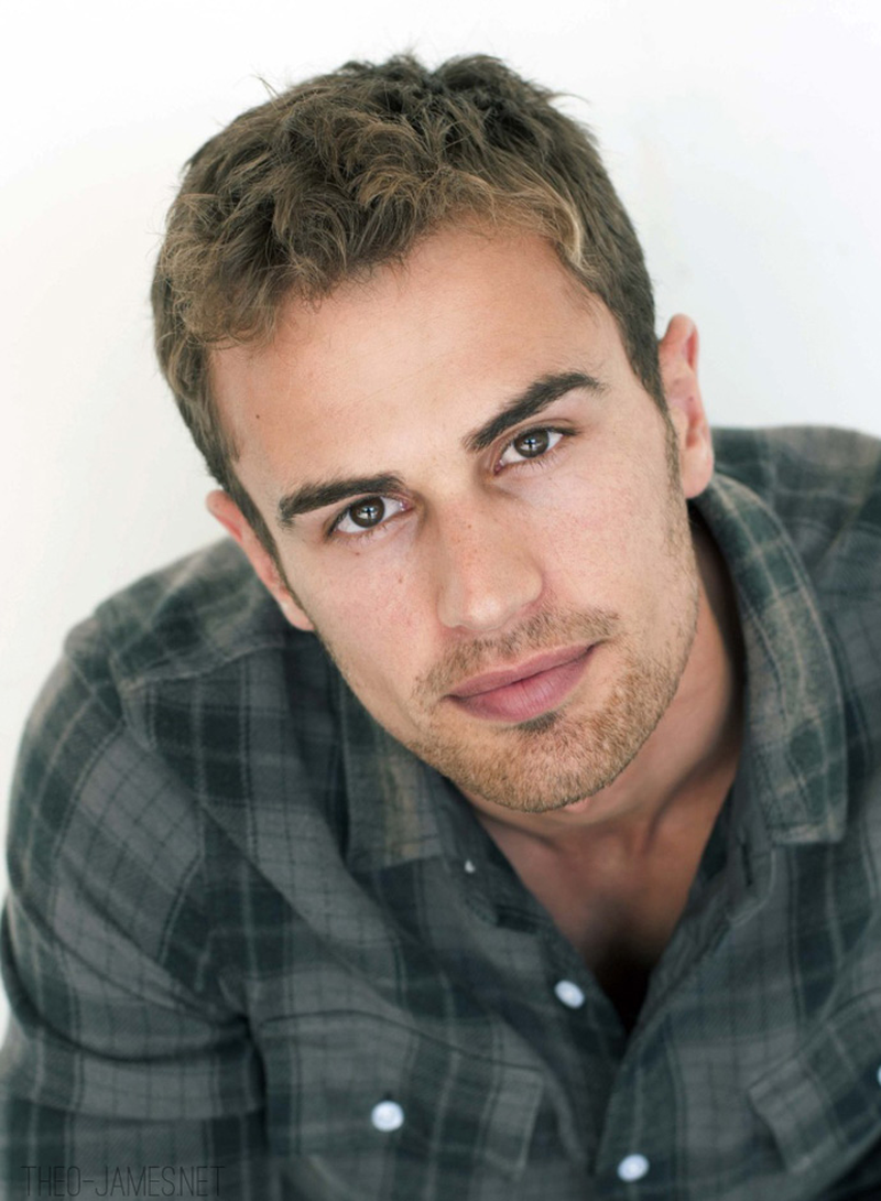 Theo James - Foto 6