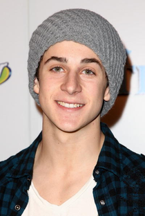 David Henrie (I) - Poster 2
