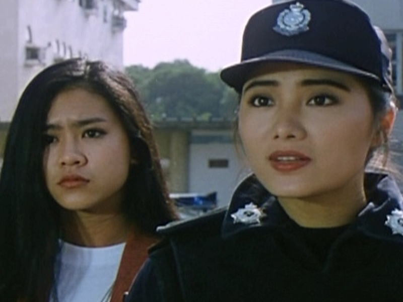 Foto 1 de The Inspector Wears Skirts IV